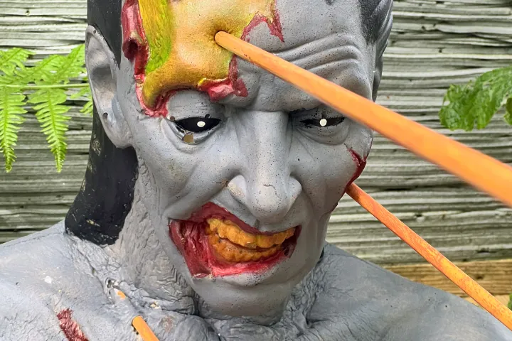 a statue of a person with the mouth open